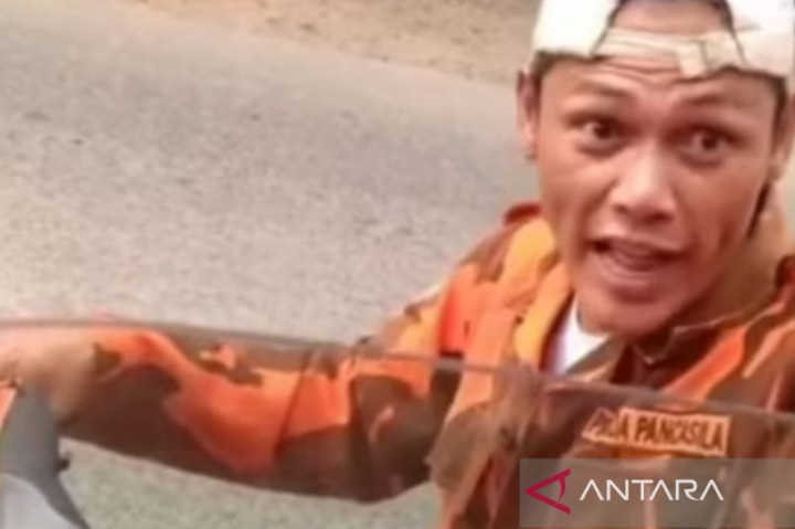 Polisi Buru Pria Berseragam Ormas yang Palak Sopir Truk di Bogor