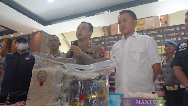 Polrestabes Palembang Gagalkan Pengiriman 5,3 Kg Sabu