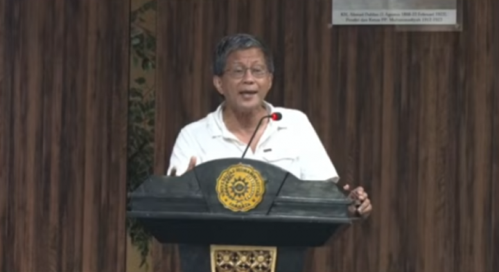 Rocky Gerung: Jokowi Sibuk Perpanjang Jalan Tol, Bukan Jalan Pikiran