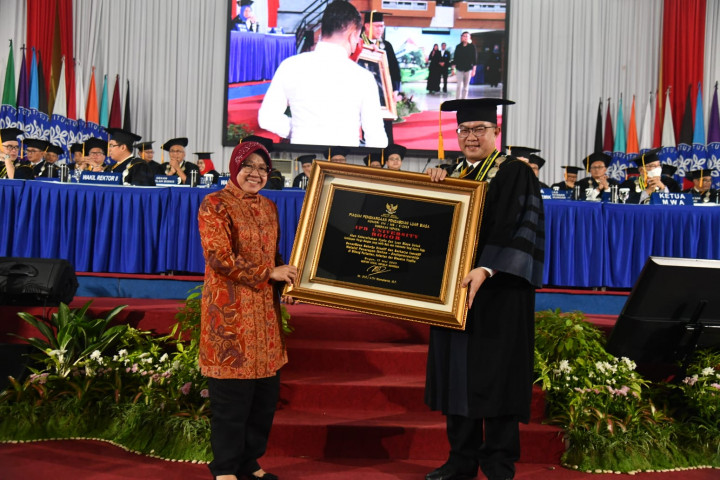 Mensos Ajak Wisudawan IPB Bangun Indonesia Lewat Pangan
