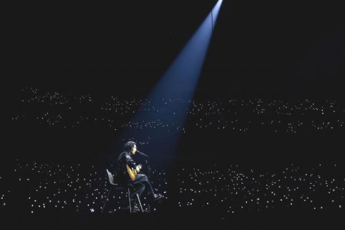 Ada tiga tips yang bisa kamu lakukan untuk mengatur keuangan agar kamu bisa menonton konser. (Foto: Dok. Instagram resmi Suga of BTS/@agustd)