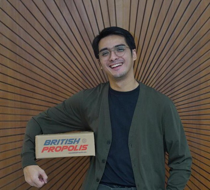 Ricky Harun Makin Rajin Terapkan Gaya Hidup Sehat dan Konsumsi Propolis