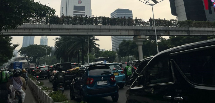 Animo tak Terbendung, Bus Arak-arakan Timnas U-22 Tersendat di Kawasan Senayan
