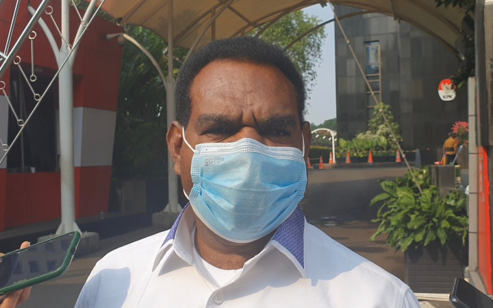 Jadi Tersangka, Kadis PUPR Papua Irit Bicara Usai Diperiksa KPK