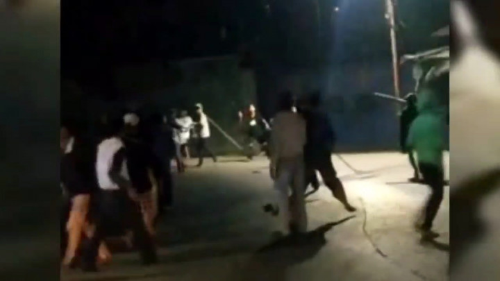 Viral, Dua Kelompok Pemuda Saling Serang Pakai Sajam di Marunda