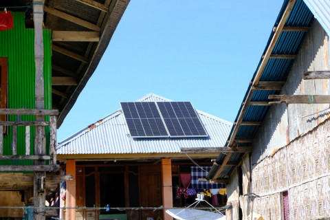 PLTS Atap, Solusi Energi Listrik di Pulau Medang NTT