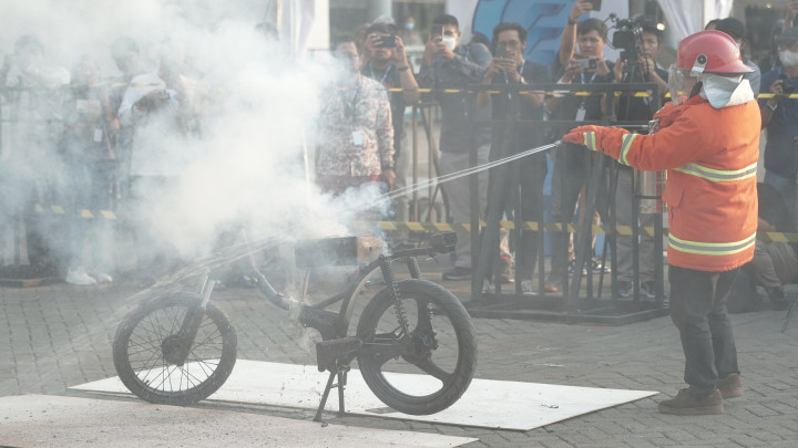 APAR Biasa Tidak Mempan Padamkan Kebakaran Baterai Litium