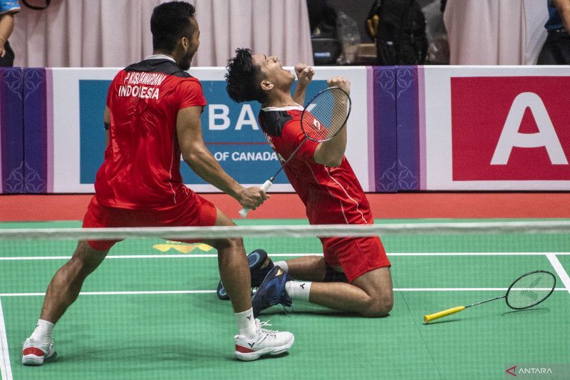 Pebulu tangkis ganda putra Indonesia Pramudya Kusumawardana Riyanto (kiri) dan Yeremia Erich Yoche Yacob (kanan). (Foto: Antara/M Agung Rajasa)