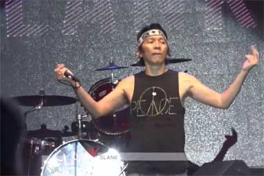 Tembakan Gas Air Mata Warnai Konser Slank di Semarang