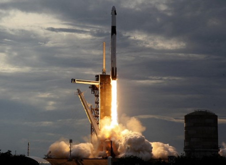 Kali Pertama, SpaceX Kirim Astronaut Perempuan Arab Saudi ke Luar Angkasa