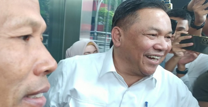 Sekda Riau Cengar-Cengir Usai Diperiksa KPK