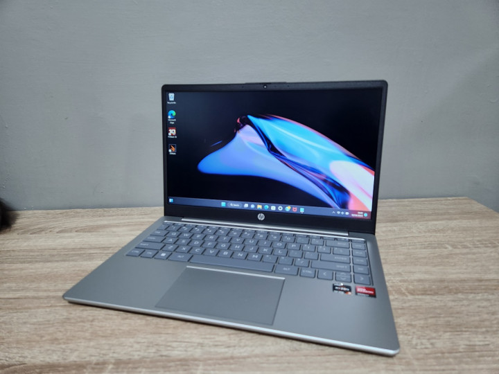 Pengalaman Pakai Laptop HP 14-em0014AU