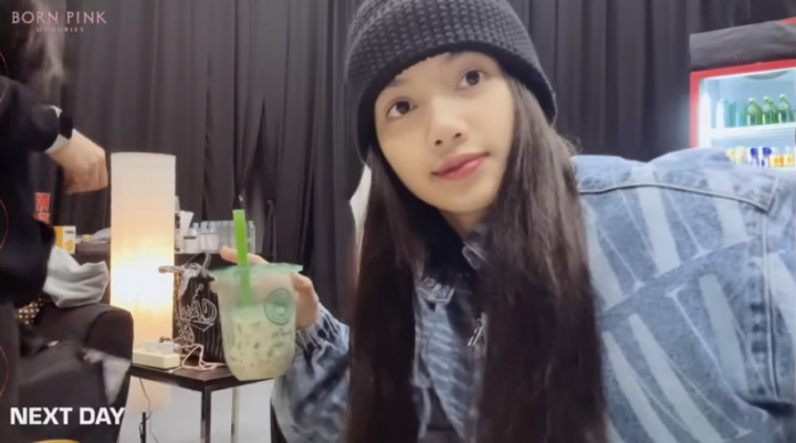 Momen Lisa Minum Es Cendol karena Blackpink Kepanasan di Jakarta