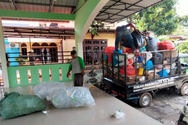 Sampah Daur Ulang Bisa Ditukar dengan Emas