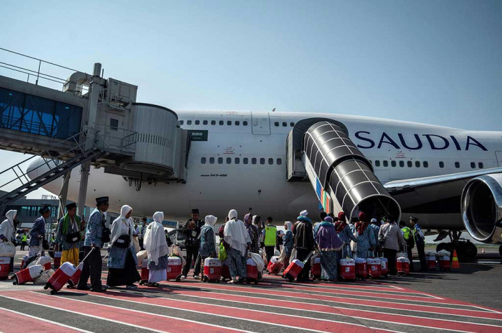Tiga Kloter Calon Jamaah Haji Diberangkatkan dari Bandara Juanda