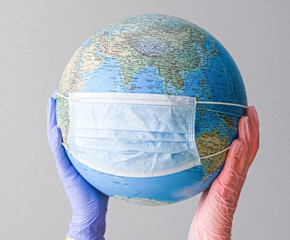 Dr. Erlina Burhan, Tiga Tahun Bersama Covid-19: Pelajaran Berharga Apa yang Dapat Dipetik?