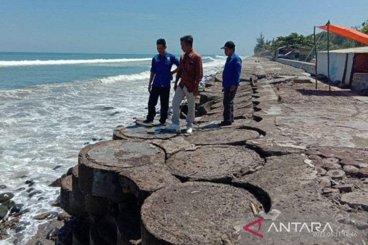 BMKG Pasang Alat Peringatan Dini Tsunami di Mukomuko