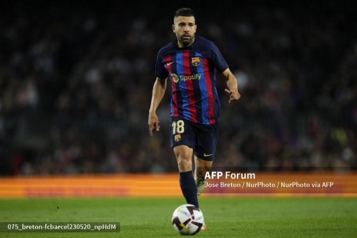 Jordi Alba Susul Busquet Tinggalkan Barcelona