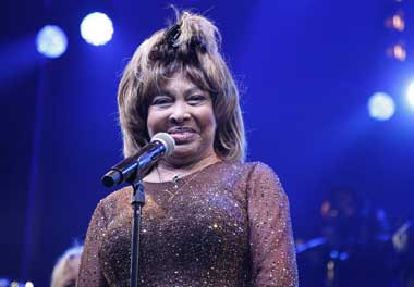 Penyanyi Legendaris Tina Turner Meninggal Dunia