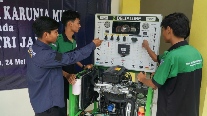 Deltalube 'Suntikan' Teknologi Mesin K3-VE untuk Siswa SMK