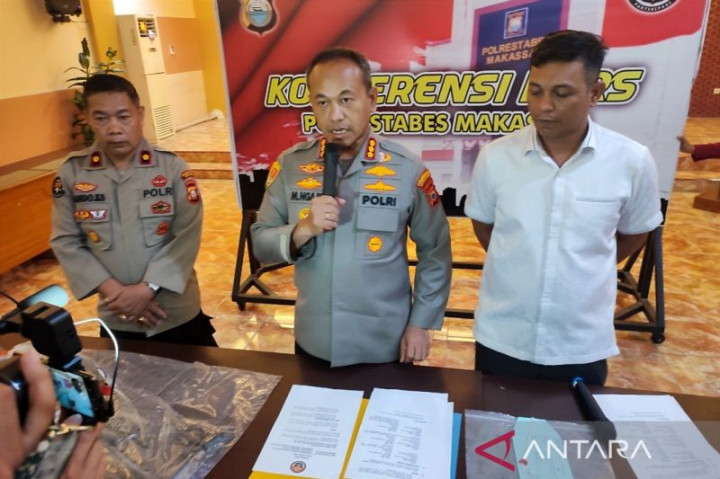 Rekaman CCTV Tunjukan Siswi Islam Athirah Naik Seorang Diri ke Lantai 8