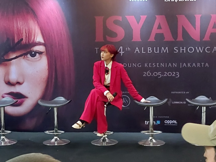 Cerita Hidup dan Hikmah 'Kiamat Kecil' di Album Terbaru Isyana Sarasvati