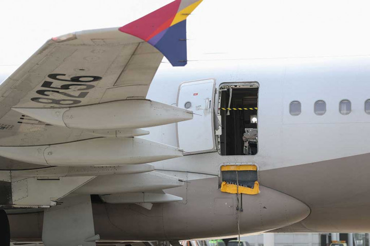 Horor! Penumpang Asiana Airlines Buka Pintu Darurat Saat di Udara