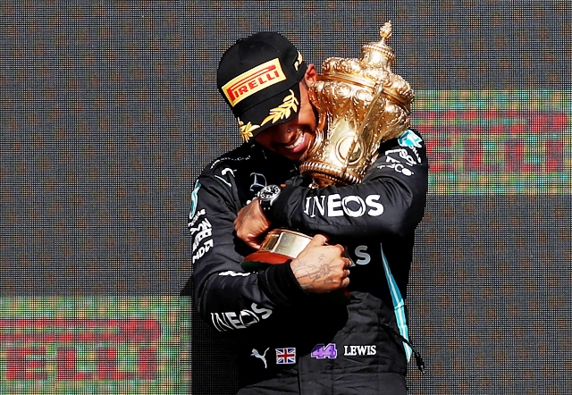 Hamilton Bantah Rumor ke Ferrari