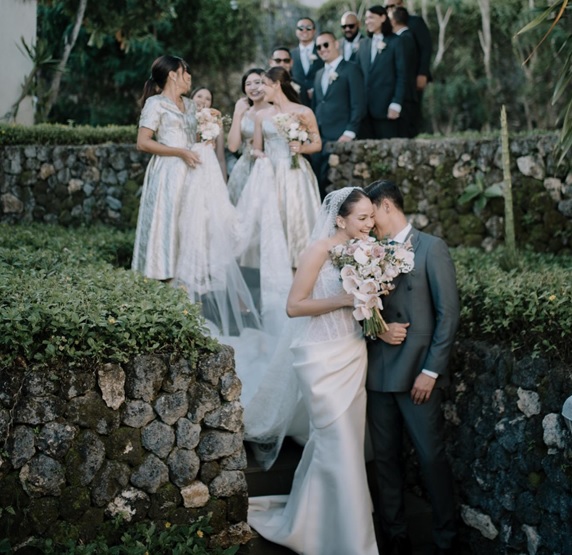 Enzy Storia dan Molen Kasetra Gelar Resepsi Pernikahan di Bali