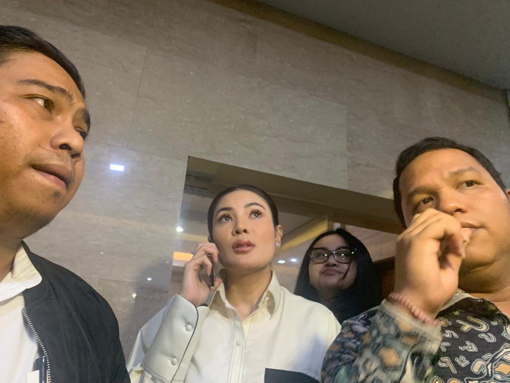 Nindy Ayunda Bantah Tinggal Serumah dengan Dito Mahendra