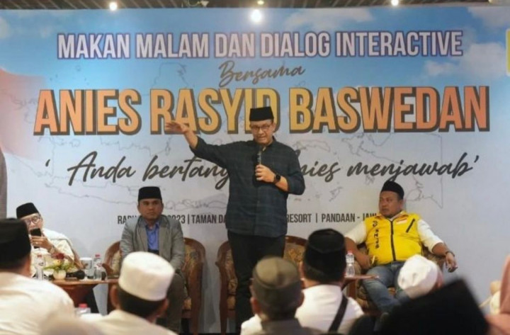 Anies Bagikan Potret Kebersamaan dengan Relawan di Jawa Timur