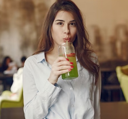 Sifat antimikroba dari jus tebu membuatnya efektif dalam memerangi bakteri penyebab jerawat. (Foto: Ilustrasi. Dok. Freepik.com)