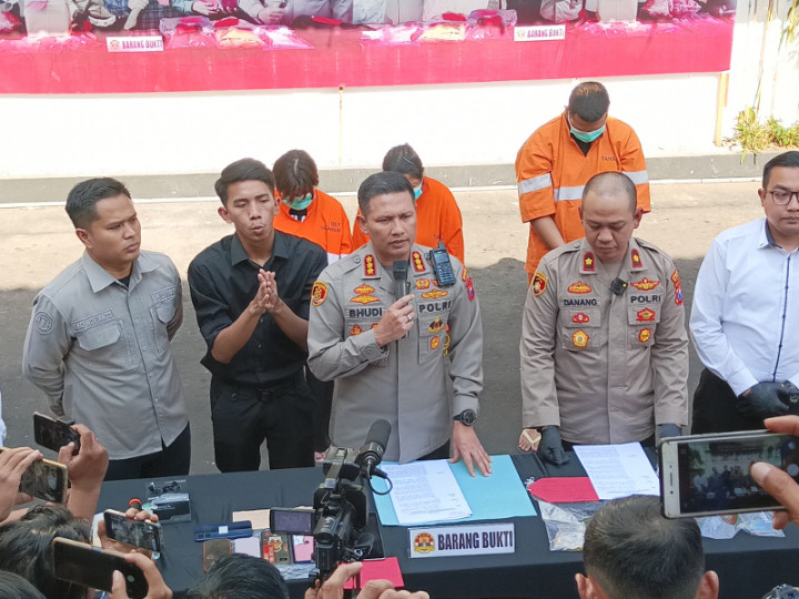 Ibu dan Anak Asal Malang Ditangkap karena Penipuan Tiket Coldplay