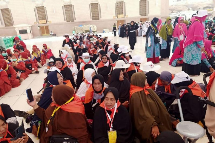 370 CJH Riau Tiba dengan Selamat di Madinah