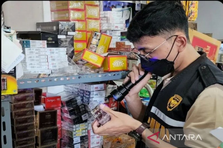 99 Ribu Batang Rokok Ilegal di Kalsel Disita