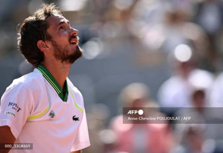 French Open 2023: Kejutan, Medvedev Disingkirkan oleh Petenis Peringkat 172 Dunia