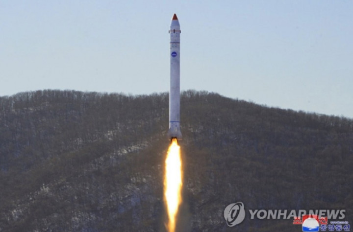 Satelit Mata-Mata Korut Jatuh ke Laut, Puing Langsung Dipungut Korsel