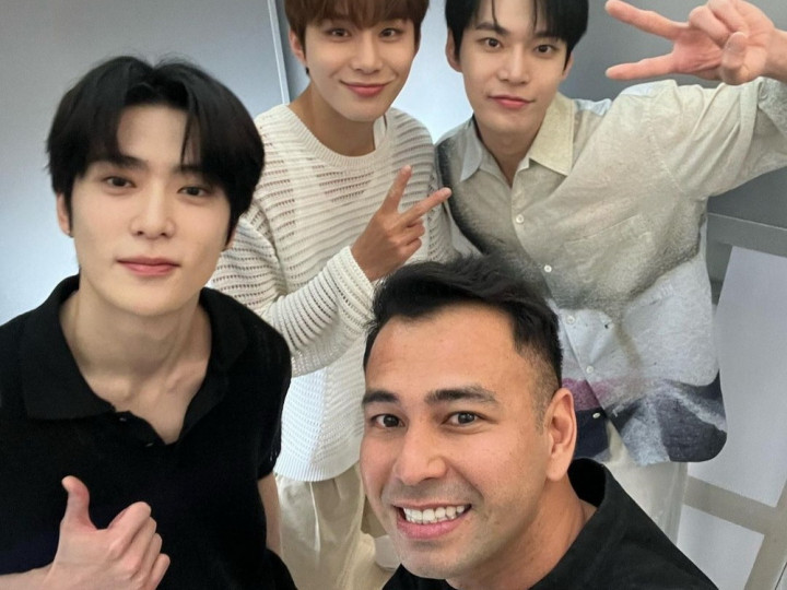 Mantap! Raffi Ahmad dan Nagita Undang NCT DoJaeJung Tumpengan Rumah Baru