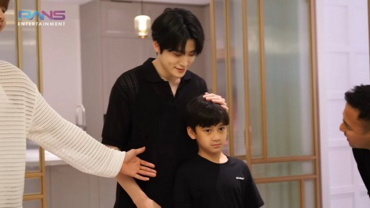 Seperti Kembaran, Momen Rafathar Bertemu Jaehyun NCT