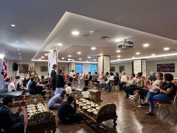 Anak-Anak Sekolah di London Penasaran Belajar Gamelan dan Wayang