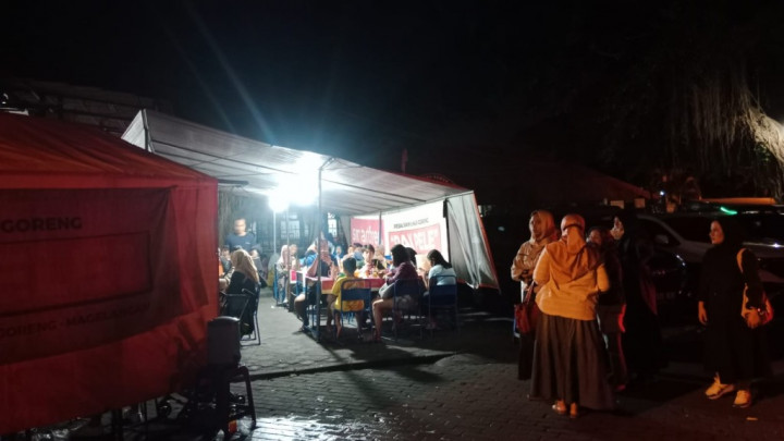 Enjoying Culinary in Yogyakarta, Jokowi Orders 100 Servings of Noodles