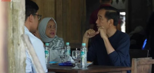 Akhir Pekan di Yogyakarta, Jokowi dan Iriana Cicipi Makanan di Kopi Klotok