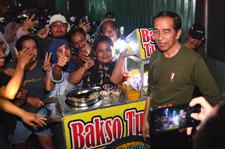 Jalan Kaki, Presiden Jokowi Susuri Kawasan Malioboro