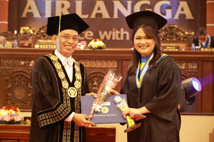 Maria, Usia 24 Tahun Jadi Doktor Termuda di Wisuda Unair dengan IPK Sempurna