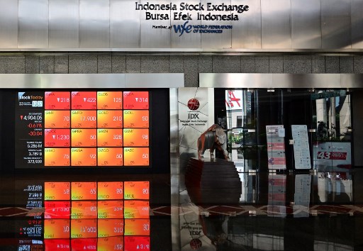 IHSG Pagi Berlayar di Area Negatif, 213 Saham Kebakaran!