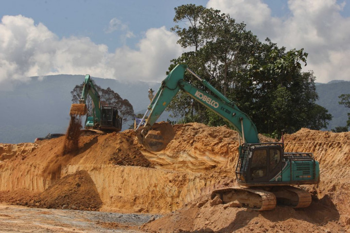 Simalakama Larangan Ekspor Bauksit Mentah