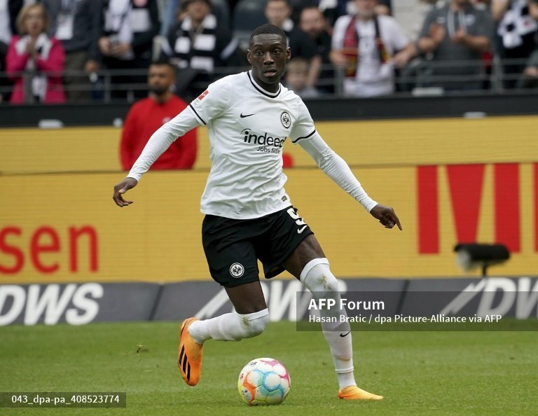 Penyerang Frankfurt, Randal Kolo Muani (AFP/Hasan Bratic)
