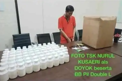 Pedagang Cilok Ditangkap Usai Menyambi Berjualan Pil Koplo dan Sabu