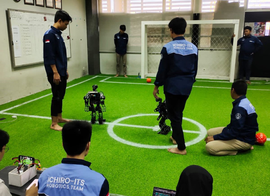Tim Robotika ITS berlaga di KRI 2023 Wilayah II. DOK ITS