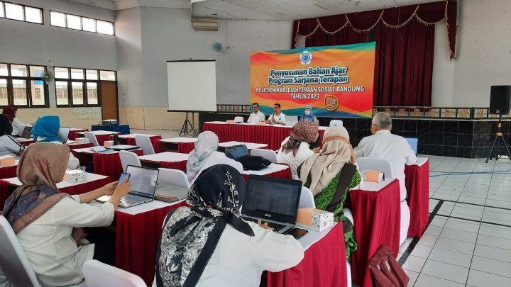 Poltekesos Rombak Bahan Ajar Sikapi Masalah Sosial